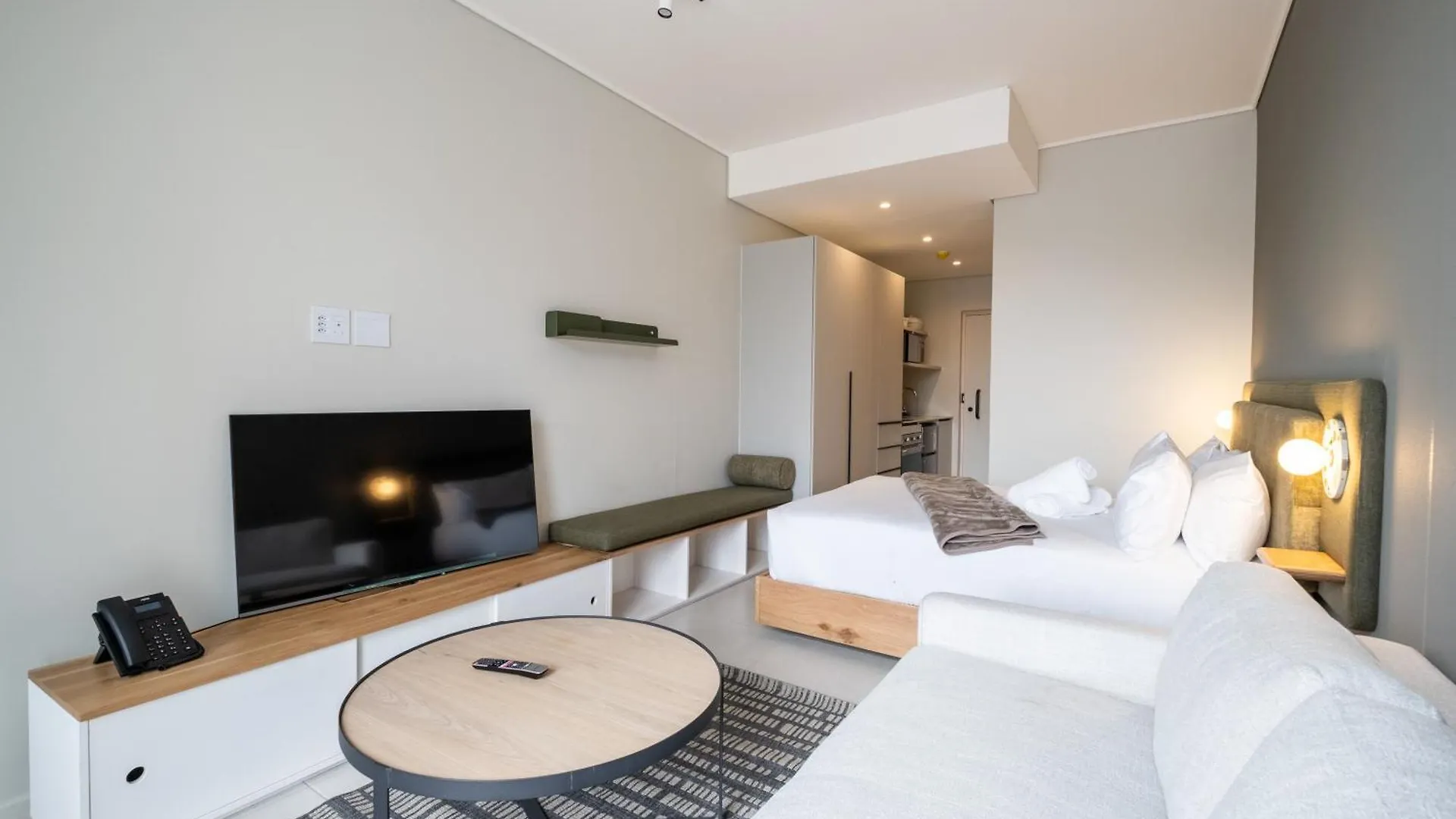 The Rose 603: City Centre Aprt With Rooftop Pool Ciudad del Cabo