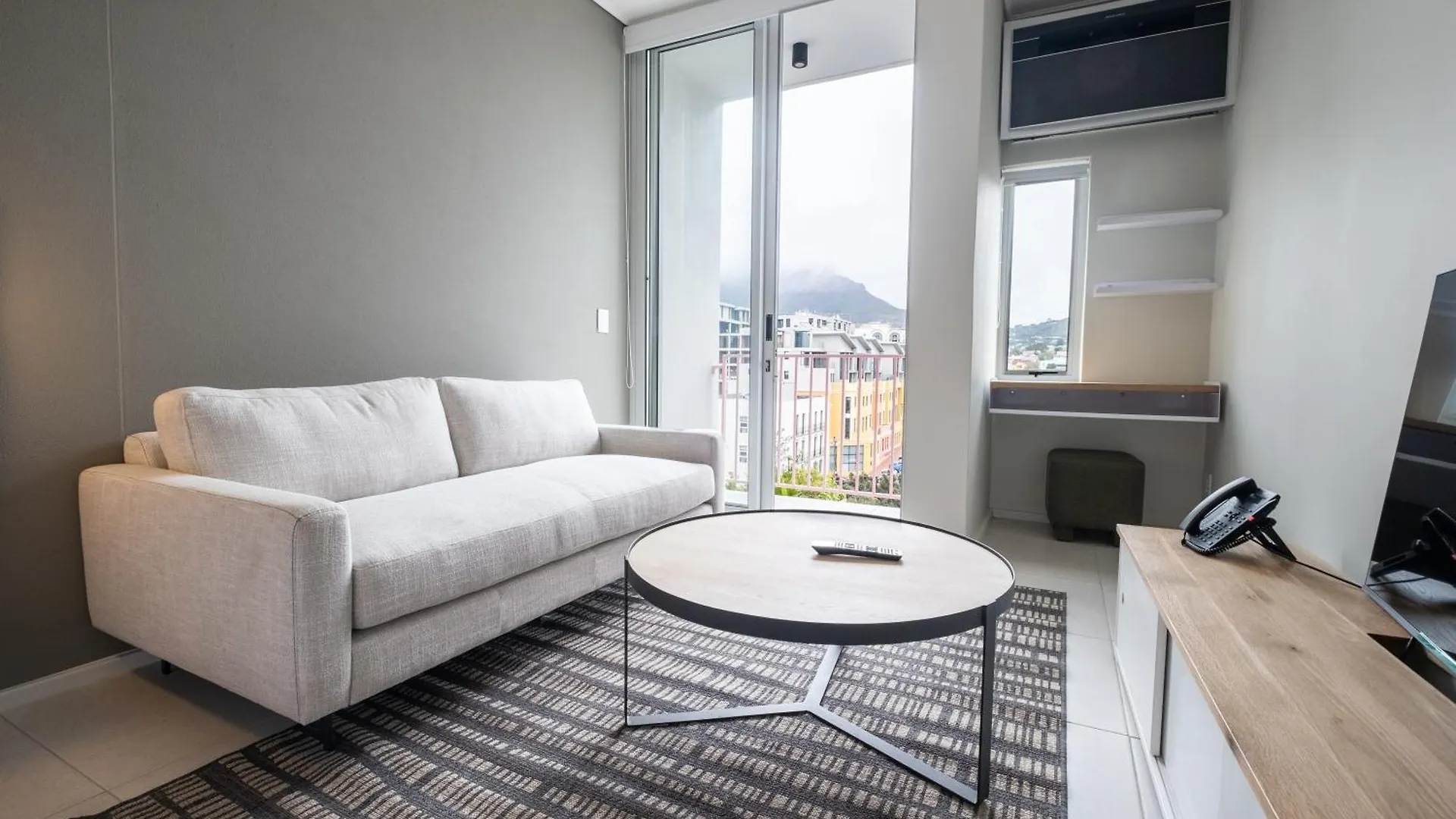 The Rose 603: City Centre Aprt With Rooftop Pool Ciudad del Cabo